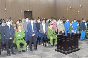 Ông chủ Việt Á bị phong tỏa hơn 100 sổ tiết kiệm