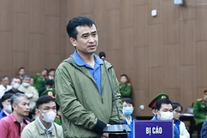 Ông chủ Việt Á khai lý do phải 'nhờ vả' cựu bộ trưởng Nguyễn Thanh Long thông qua thư ký