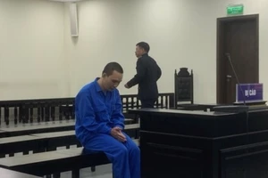 Phát hiện vợ cũ có người mới, ghen và...