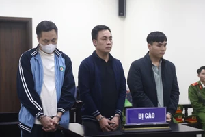 3 cựu công an bắn trộm dê bị xử phạt 7-8 tháng tù