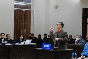 Ông Trần Hùng khai từng chửi thẳng với Hải: 'Mày hối lộ tao chứ biếu xén cái gì'