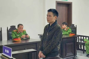 Lái xe đâm công an hất lên nắp capo ở phố Hạ Đình bị xử về tội giết người