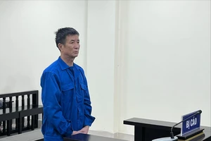 Mâu thuẫn từ ván xóc đĩa, chú cháu đánh nhau bằng dao, tuýp sắt