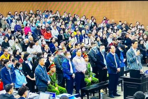 Hơn 1.000 người tham gia phiên tòa xét xử chủ tịch Tân Hoàng Minh