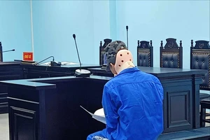 Bất mãn vì bị pháp luật xử lý, tự tạo quả nổ, gây rối trật tự công cộng 