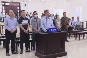 Vụ Việt Á, một bị cáo được án treo vẫn kiên trì xin miễn trách nhiệm hình sự