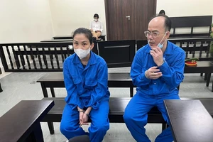 Khoe có nhiều mối quan hệ, cặp đôi nhận tiền tỉ để lừa 'chạy án'