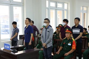 Ông chủ Việt Á Phan Quốc Việt và nhóm cựu cán bộ Học viện Quân y hầu tòa phúc thẩm