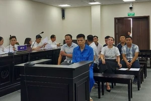 Vợ chồng cựu Chủ tịch Trung tâm đăng kiểm 29-18D chỉ đạo nhân viên nhận hối lộ