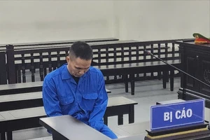 Thợ mộc đốt nhà hàng xóm để trả thù chỉ vì bị chửi