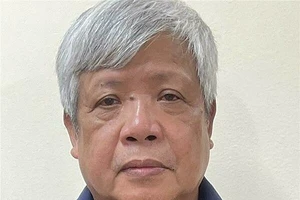 Sáng nay, cựu Thứ trưởng Nguyễn Linh Ngọc hầu tòa vụ buôn lậu đất hiếm