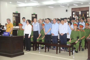 Xin chuyển sang hình phạt tiền, gia đình bị cáo Trịnh Văn Quyết nộp thêm hơn 24 tỉ đồng