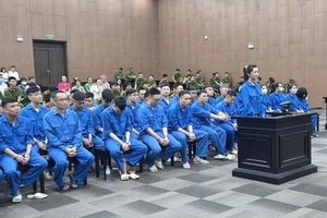 Tuyên án đường dây đòi nợ bằng cách ghép hình ảnh để bôi nhọ nạn nhân