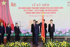 TAND Tối cao đón nhận danh hiệu Anh hùng Lao động 