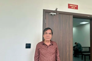 Hoãn phiên tòa vụ cựu sinh viên kiện trường đại học đòi bồi thường hơn 40 tỉ đồng