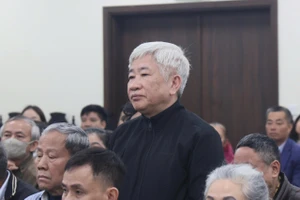 Cựu giám đốc BHXH nói nhận hối lộ hàng quý là "ứng xử bình thường"