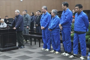 Cựu chủ tịch Tổng công ty Xi măng Việt Nam lãnh 13 năm tù