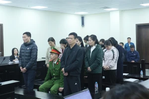 Đang xét xử đường dây buôn lậu vàng và trốn thuế trị giá hơn 1.208 tỉ đồng