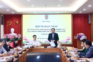 Đề xuất bổ sung trường hợp được bồi thường của người đấu tranh chống tham nhũng, tiêu cực