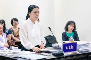 Cựu hiệu trưởng hầu tòa với cáo buộc sai phạm thu tiền dạy thêm 