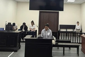 Suốt 6 năm nhắn tin với thầy phong thủy dỏm, 3 nạn nhân mất hơn 5 tỉ đồng