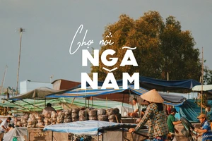 Đến Sóc Trăng đừng quên chợ nổi Ngã Năm