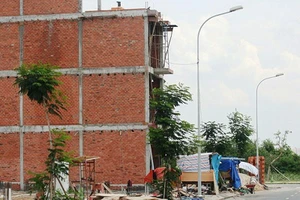 Yêu cầu chủ nhà niêm yết giấy phép xây dựng tại các công trình