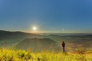 Ngỡ ngàng trước cảnh đẹp trên núi lửa Chư Đăng Ya