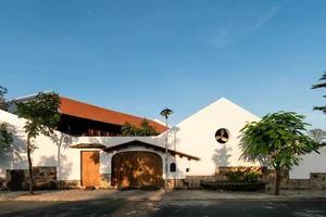 Lạc vào ốc đảo xanh trong ngôi nhà ở Nha Trang