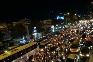 Dừng, đỗ xe ở khu vực cầu Sài Gòn sẽ bị phạt