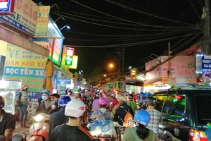 4 tuyến đường ở Bình Chánh kẹt cứng vì mạnh ai nấy chạy