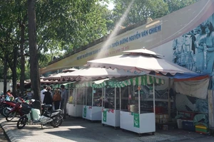 Phố hàng rong Nguyễn Văn Chiêm sau hơn 2 năm thí điểm