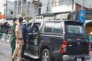 Cận cảnh kiểm soát y tế tại phà Cát Lái