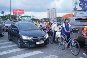 TP.HCM: Điều chỉnh pha đèn tại nút giao An Phú