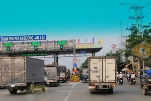 TP.HCM: Tỉ lệ ô tô sử dụng dịch vụ thu phí không dừng thấp