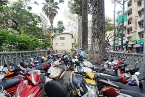 Mở lối tiếp cận bãi giữ xe Công viên Tao Đàn