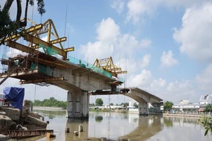 Cận cảnh hai cây cầu dân Nhà Bè chờ đợi nhiều năm