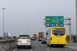 Sau 10 năm, cao tốc TP.HCM – Trung Lương thay áo mới