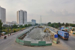 Cận cảnh cầu Mỹ Thủy 3 đang dần về đích trước tết Nguyên đán