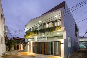 Nhà trong hẻm nhỏ vẫn thoáng rộng bất ngờ