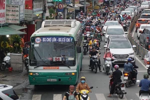 Đi xe buýt trong dịp Tết, người dân đặc biệt lưu ý điều này