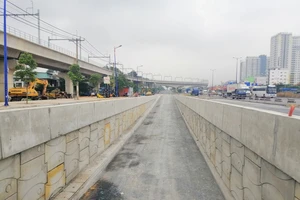 Bao giờ hầm chui trước Bến xe miền Đông mới vận hành?