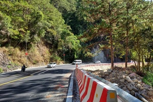 Diện mạo đường cong giữa đèo Prenn sau khi mở rộng