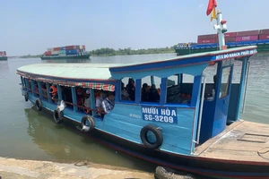 TP.HCM tạm dừng chở khách đến 3 điểm bằng đường thủy