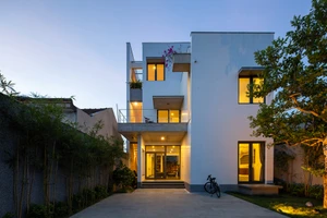 Cải tạo căn nhà cũ thiếu ánh sáng thành không gian đẹp như mơ