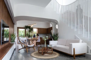 Ngôi nhà theo phong cách lạ ở Sài Gòn