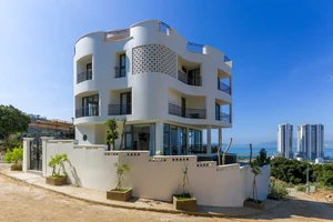 Mê mẩn với ngôi nhà nhìn đâu cũng thấy bãi biển Nha Trang