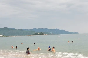 Người dân TP.HCM sắp được tắm biển Nha Trang