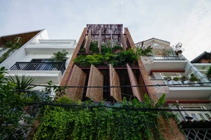 Độc đáo ngôi nhà kiểu Trung bộ giữa lòng Sài Gòn 