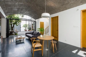 Ngôi nhà vòm cao ấn tượng tại TP.HCM